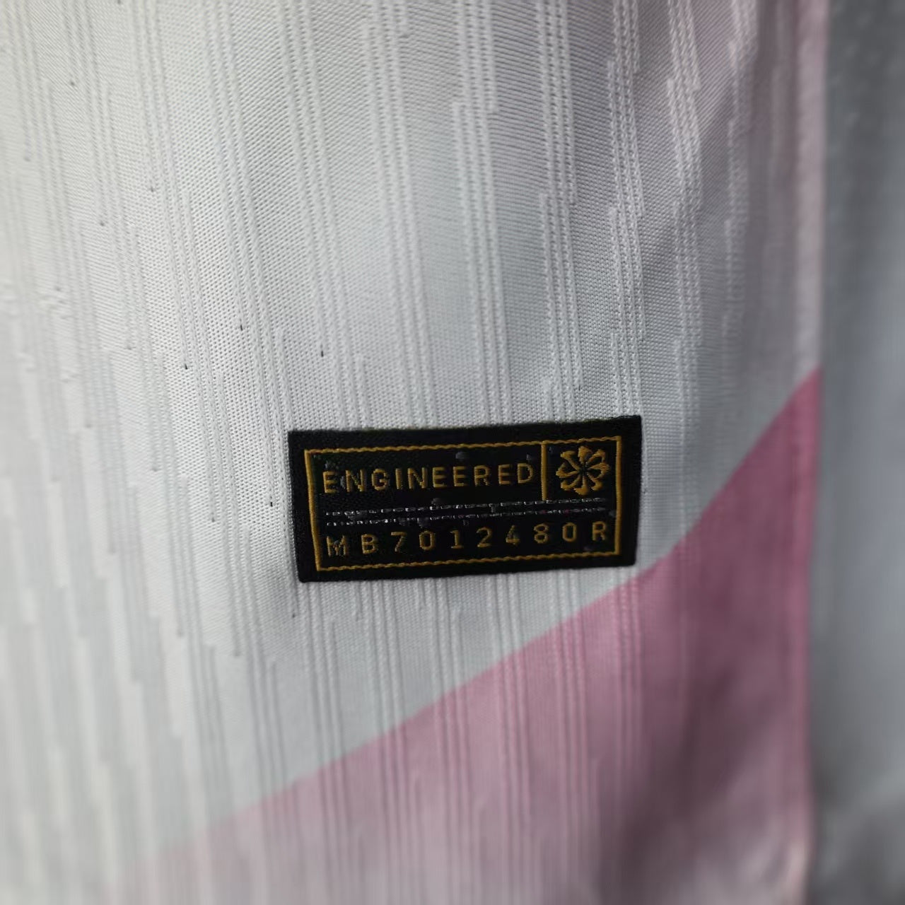 FC Barcelona "Pink Wings" Special Kit