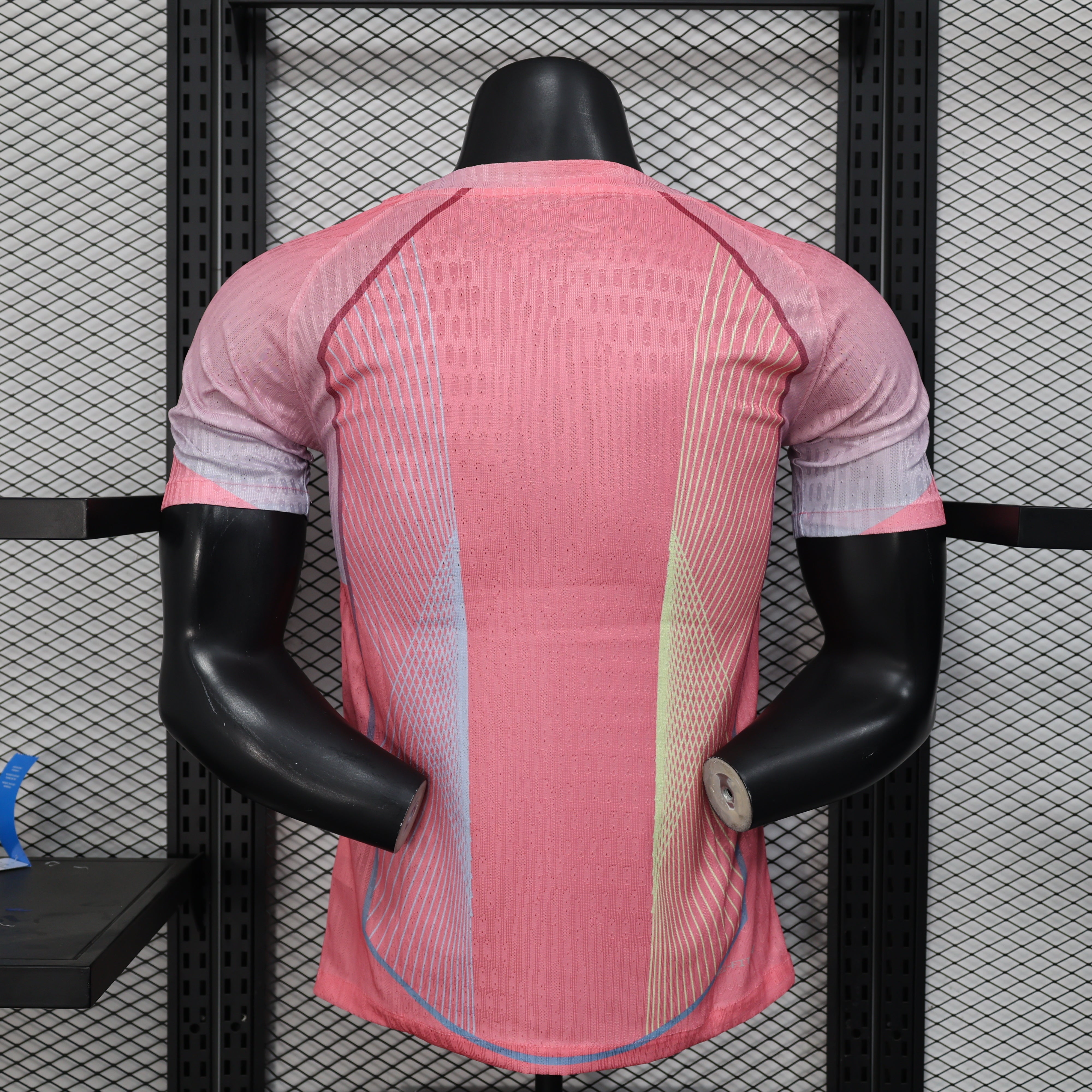 Kit spécial "Vibrant Glitch" du FC Barcelone