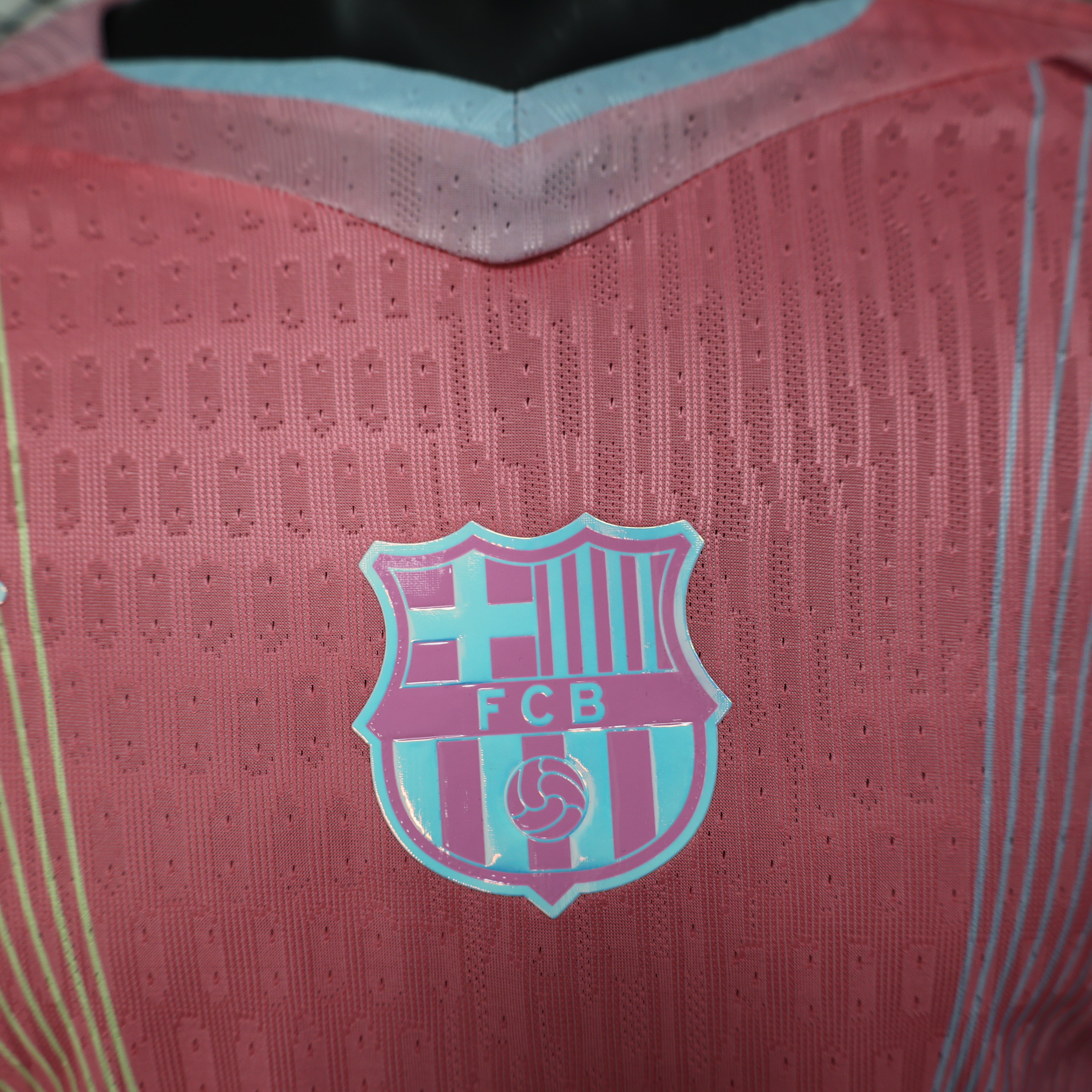 Kit spécial "Vibrant Glitch" du FC Barcelone