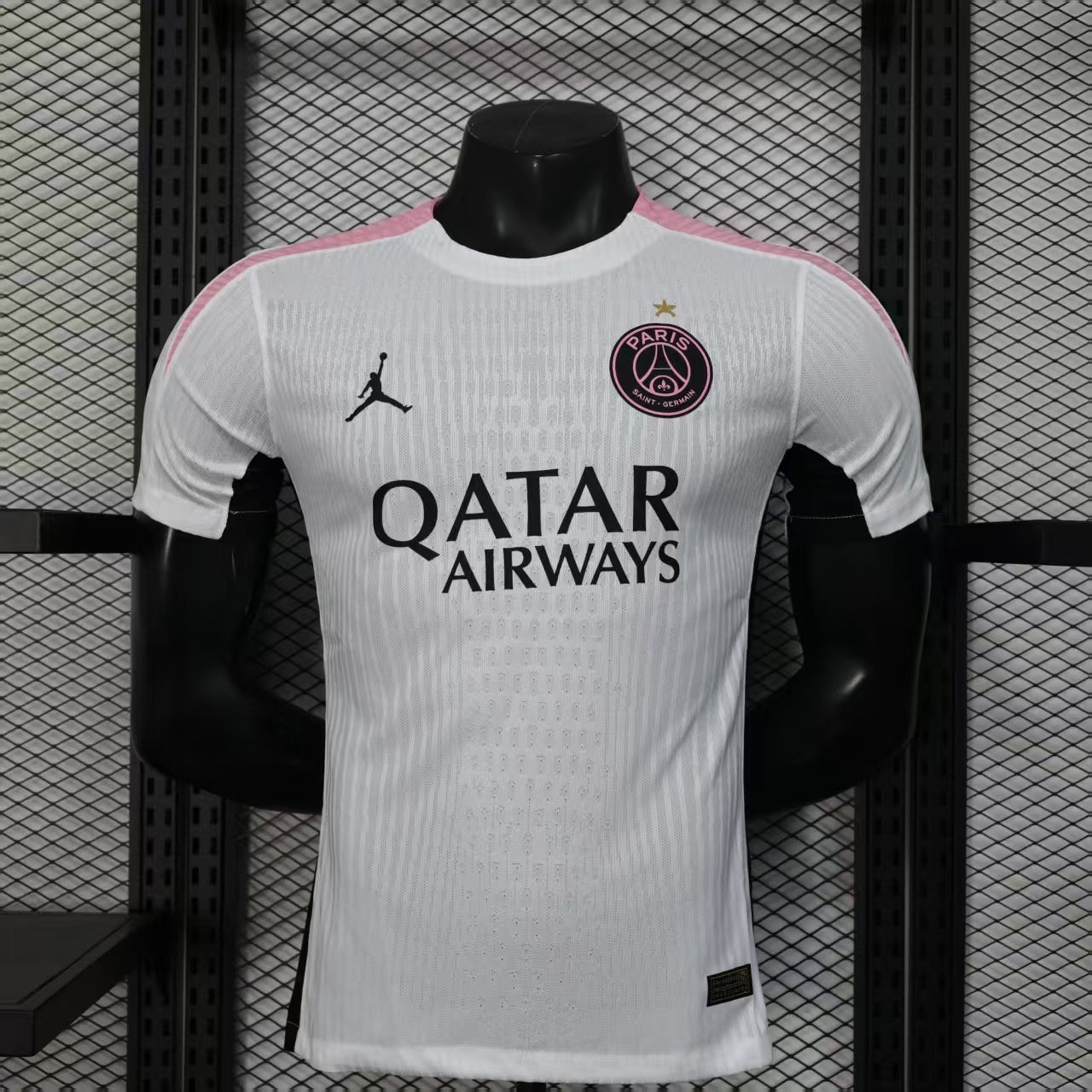 PSG-Spezialtrikot „Parisian White & Pink“.