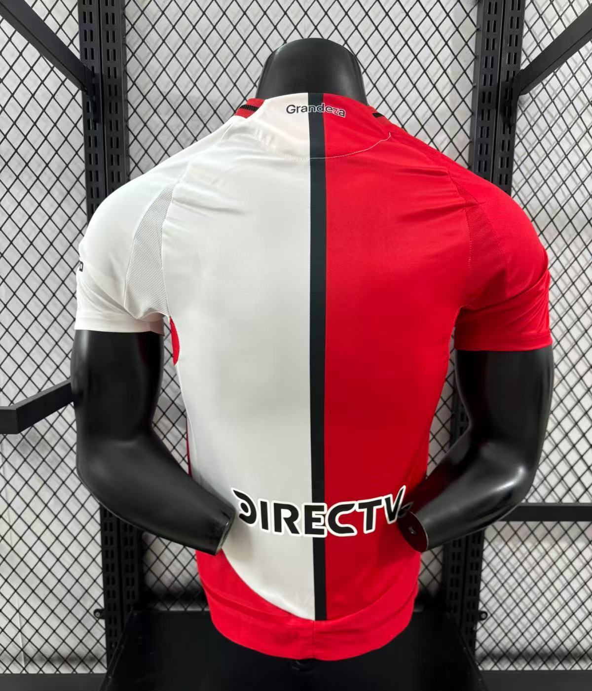 River Plate "Monochrome CARP" Special Kit