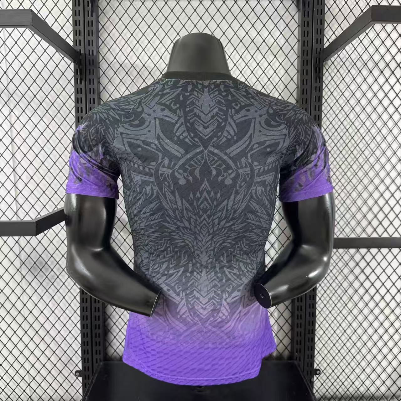 Real Madrid "Neon Dragao" Special Kit