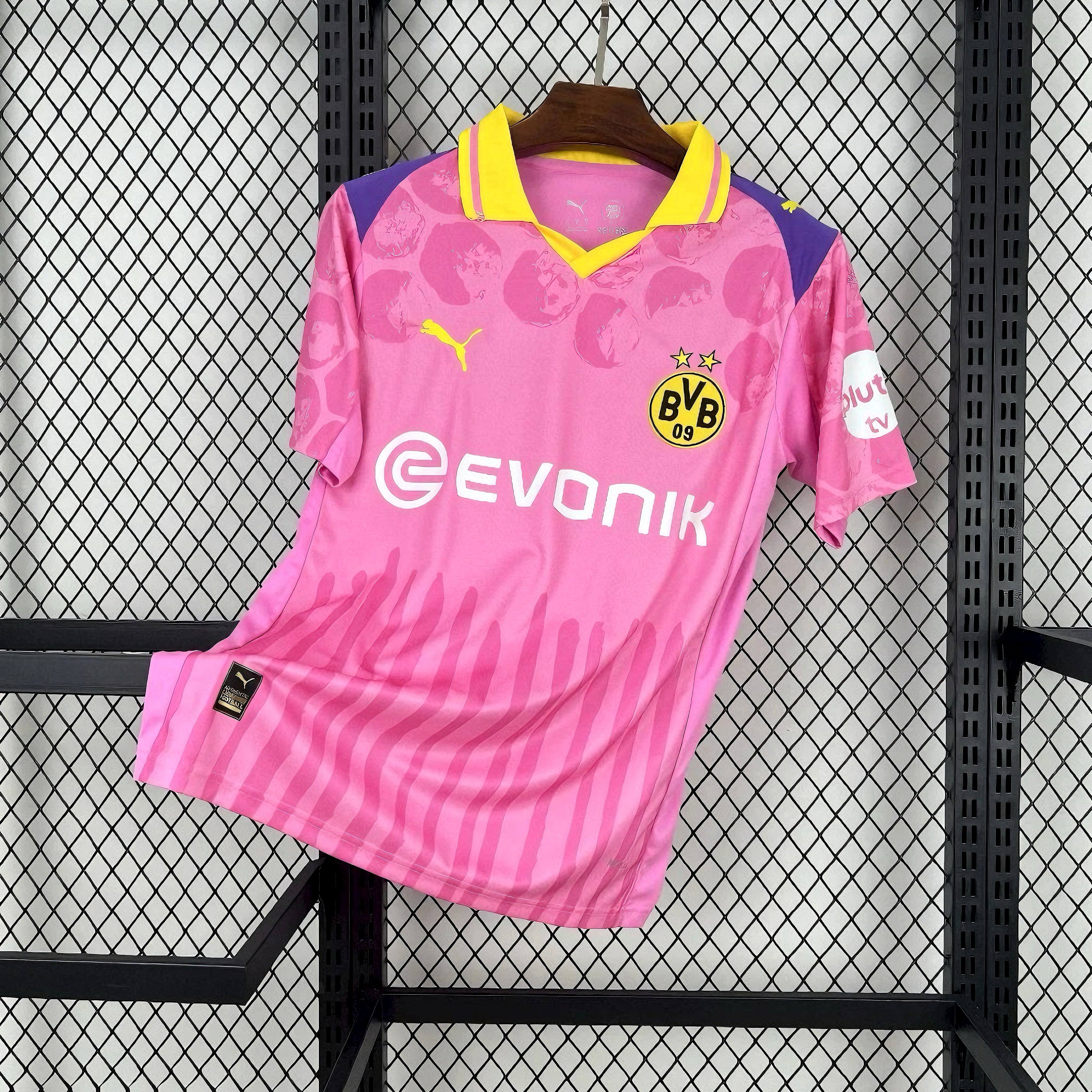 Borussia Dortmund "Pink Spurce" Special Kit