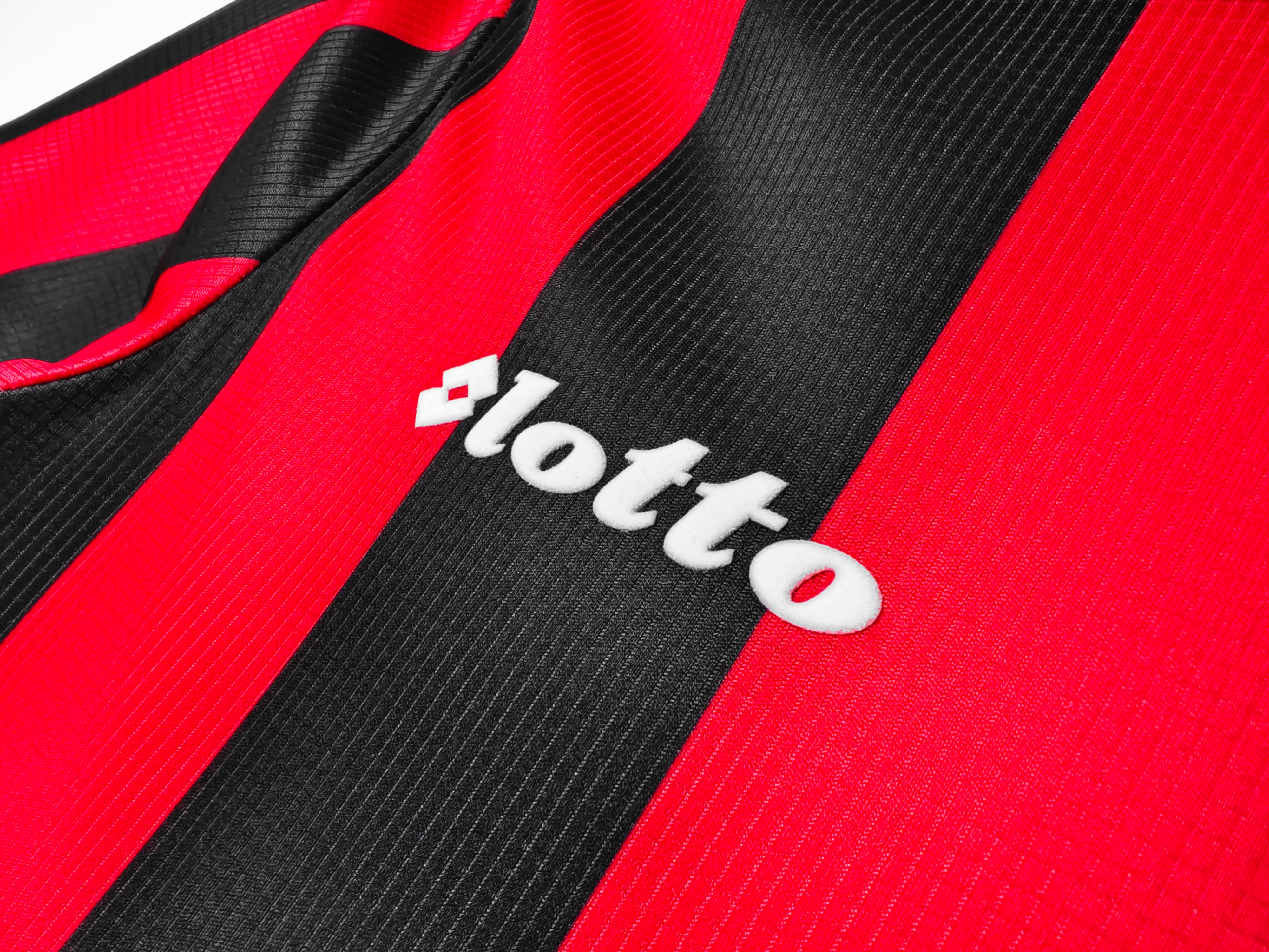 AC Milan 1995–1996 Home Kit