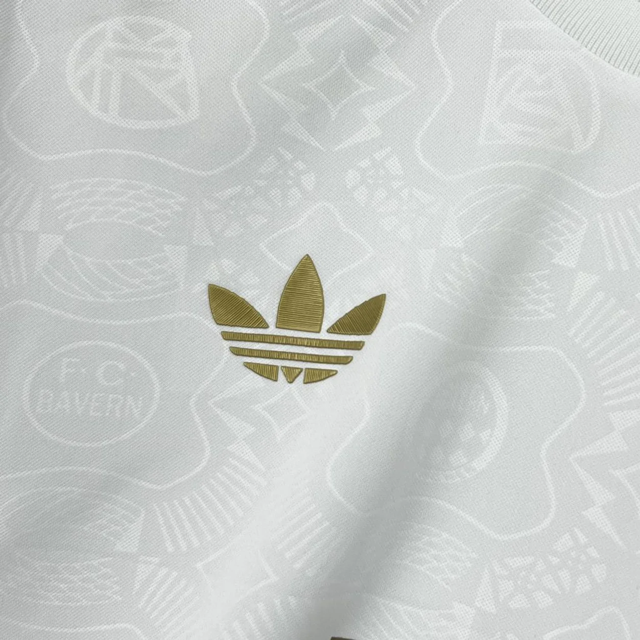 Bayern Munchen 125th White Annyversary Kit