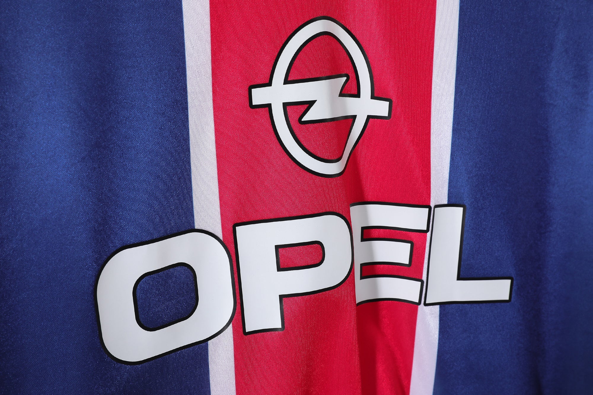 Paris Saint-Germain 2000-2001 Home Kit