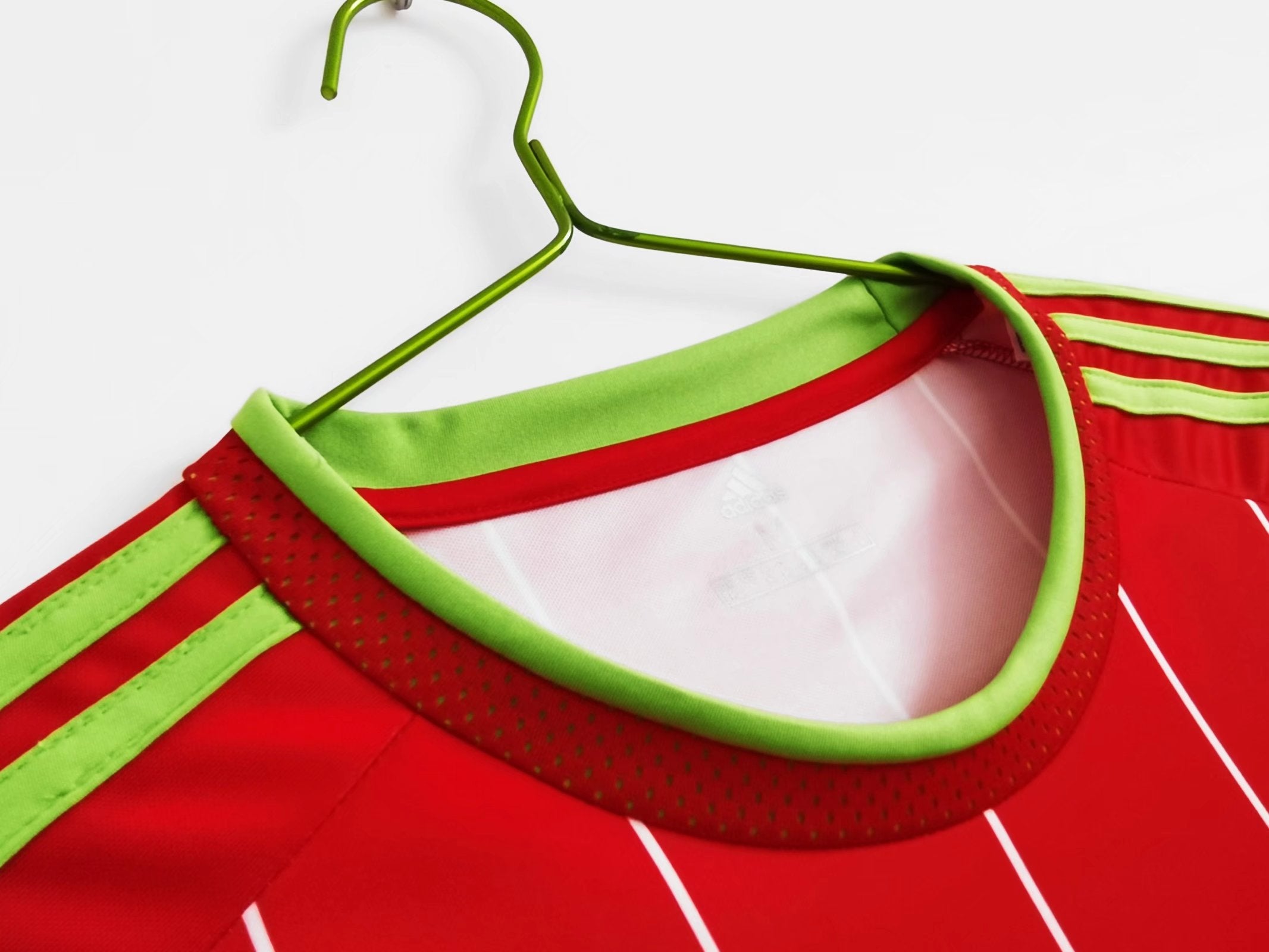 Wales 2015-2016 Home Kit