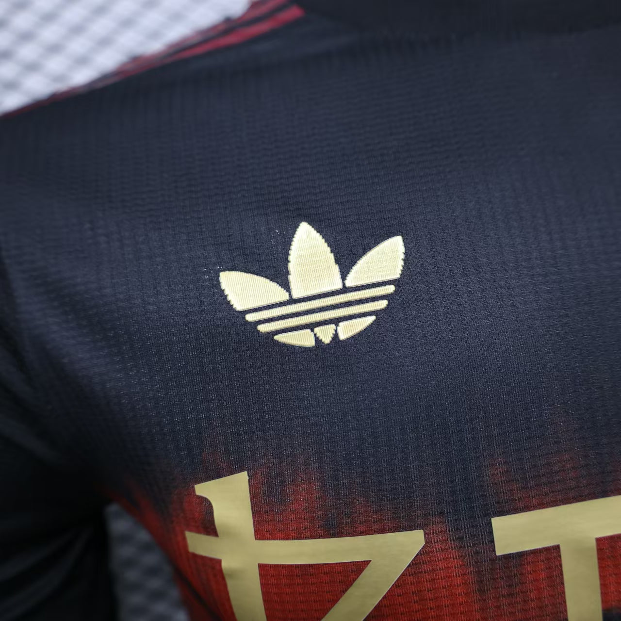 Manchester United "Inferno Night" Special Kit