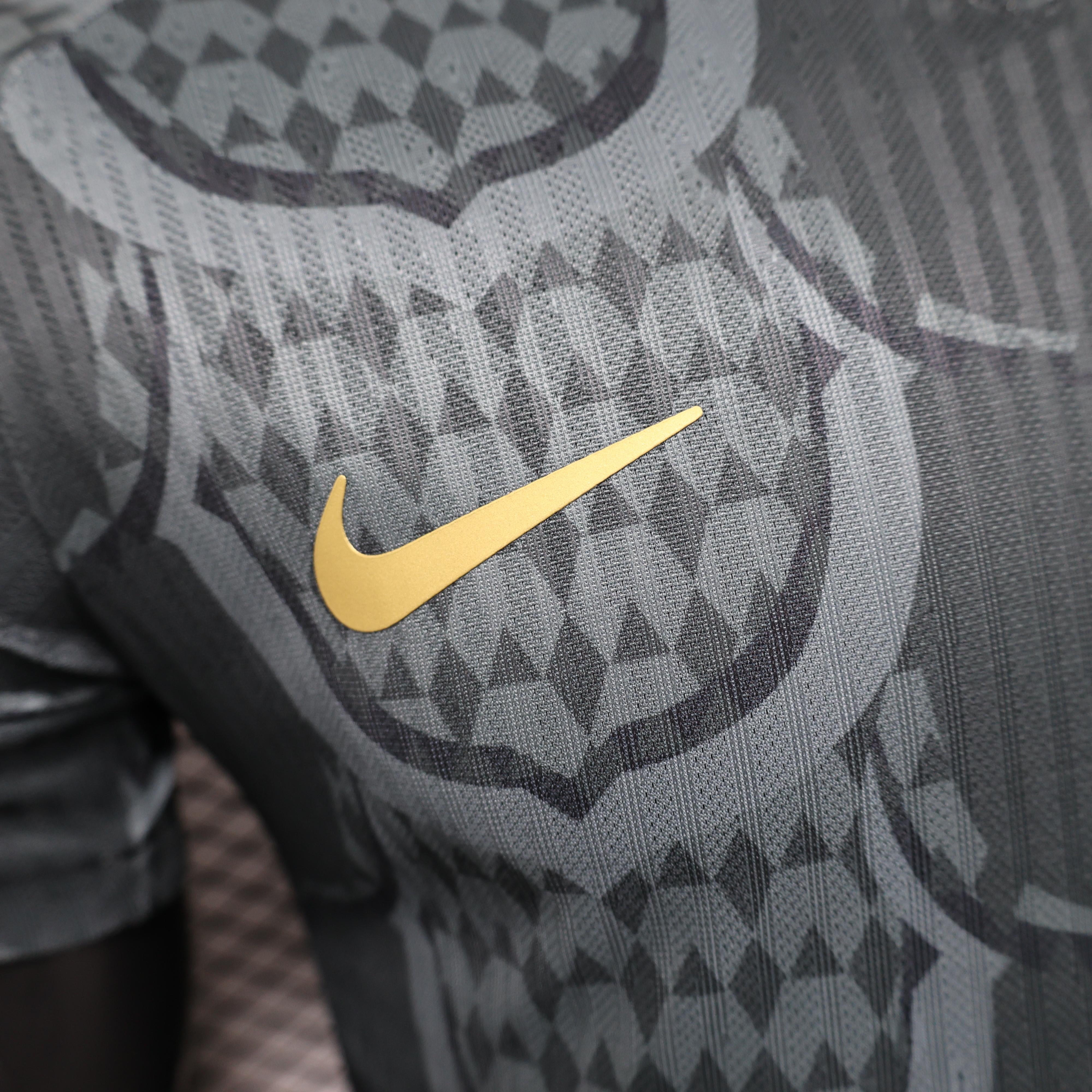 FC Barcelona "Silver Echo" Special Kit