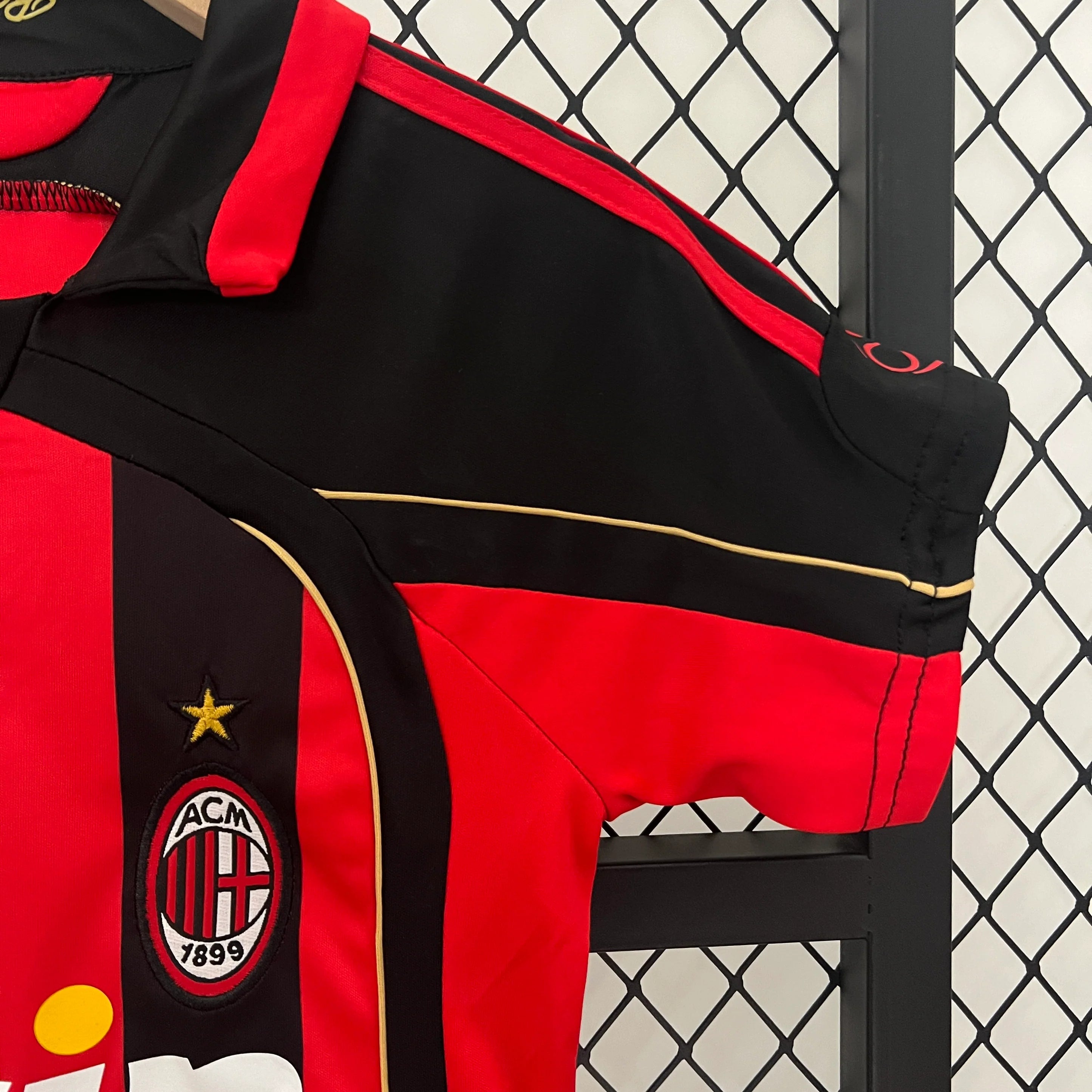 AC Milan Retro 06/07 Home Jersey