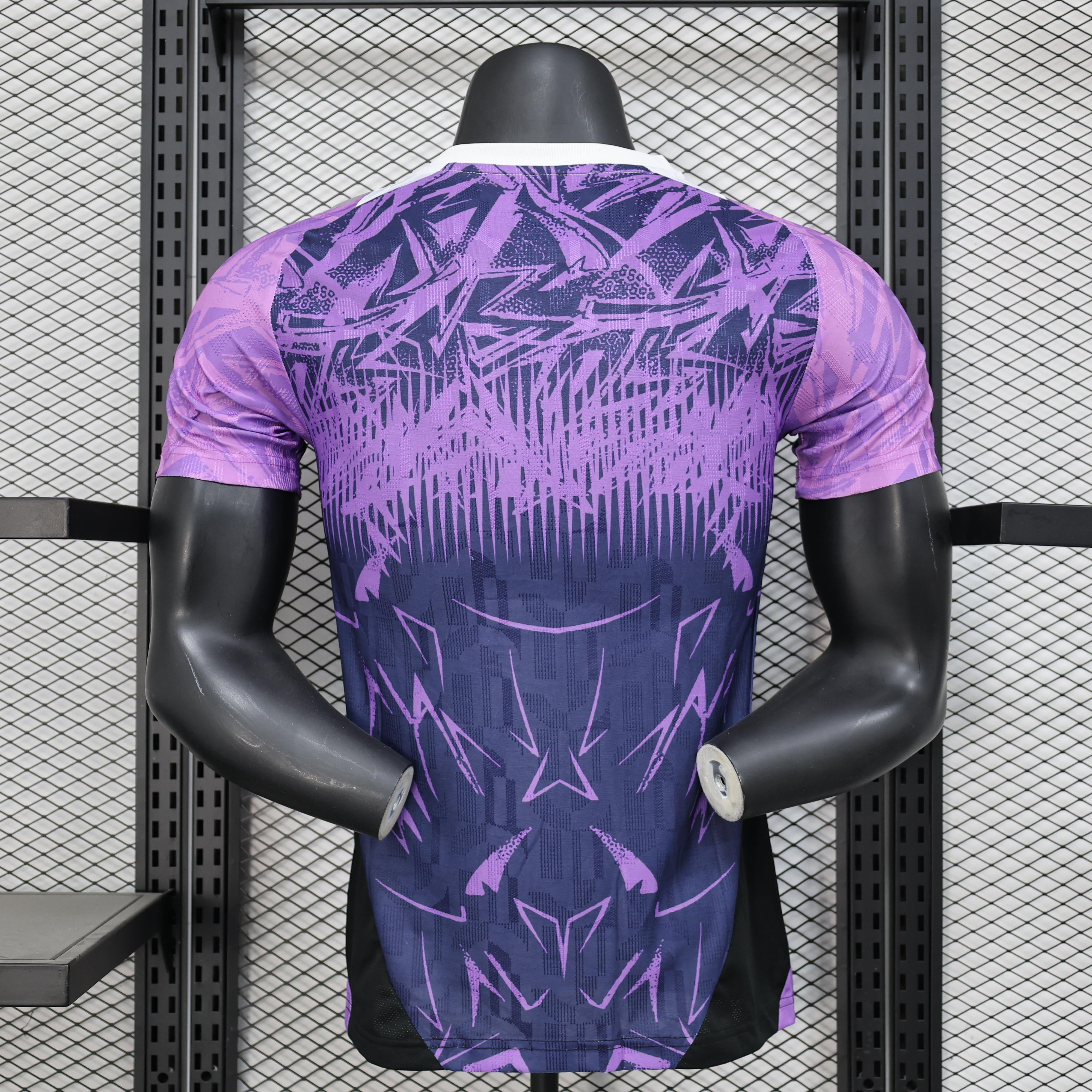 Manchester United "Violet Mirage" Special Kit