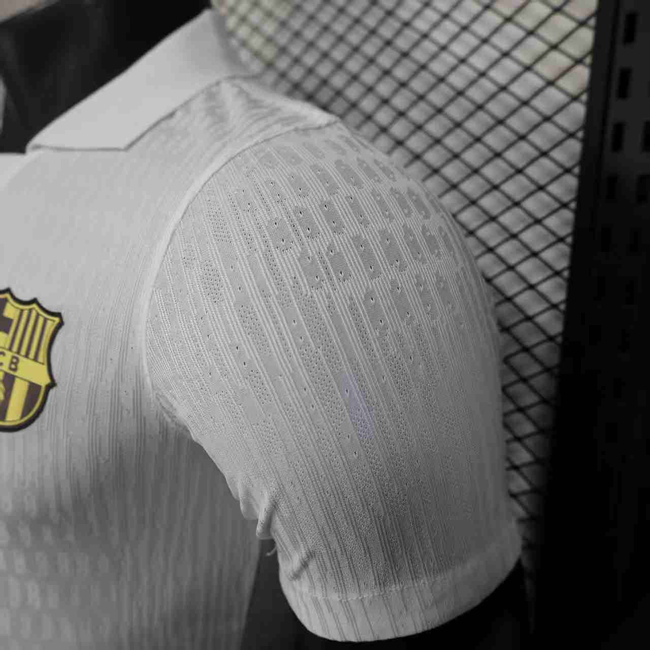 Kit spécial "Lamine Yamal 304" du FC Barcelone