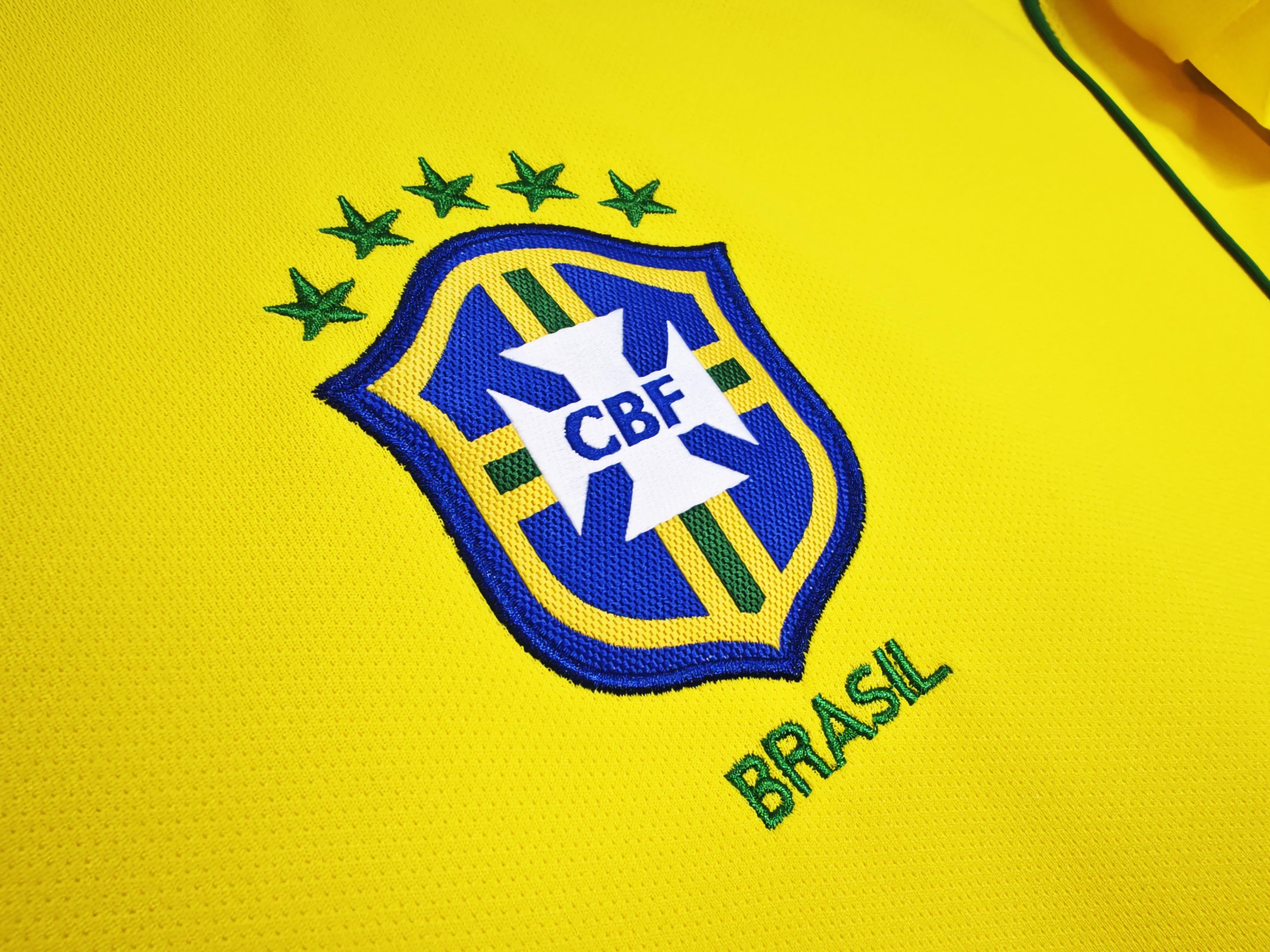 Brazil 2004-2005 Home Kit