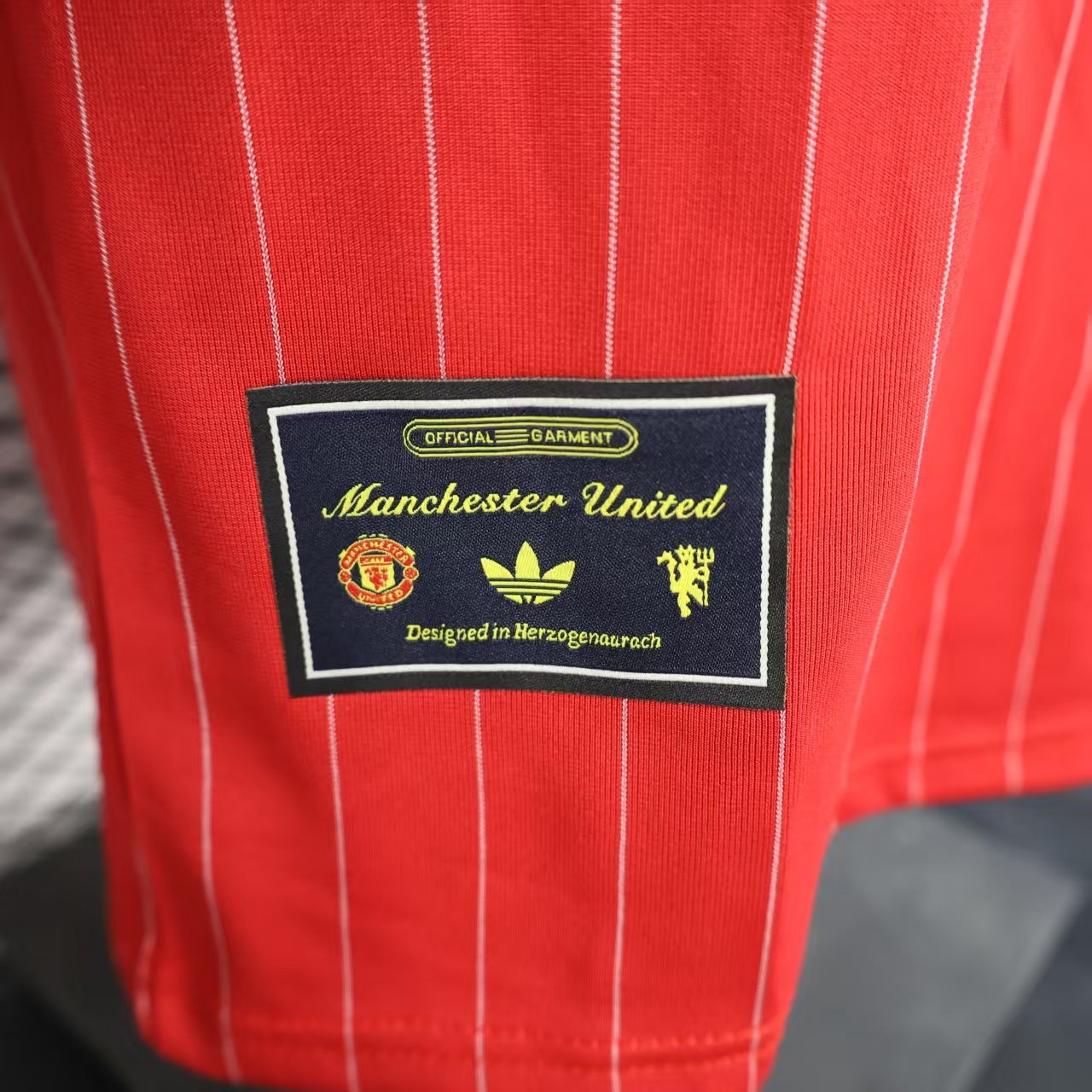 Manchester United "Classic Pinstripe" Special Kit