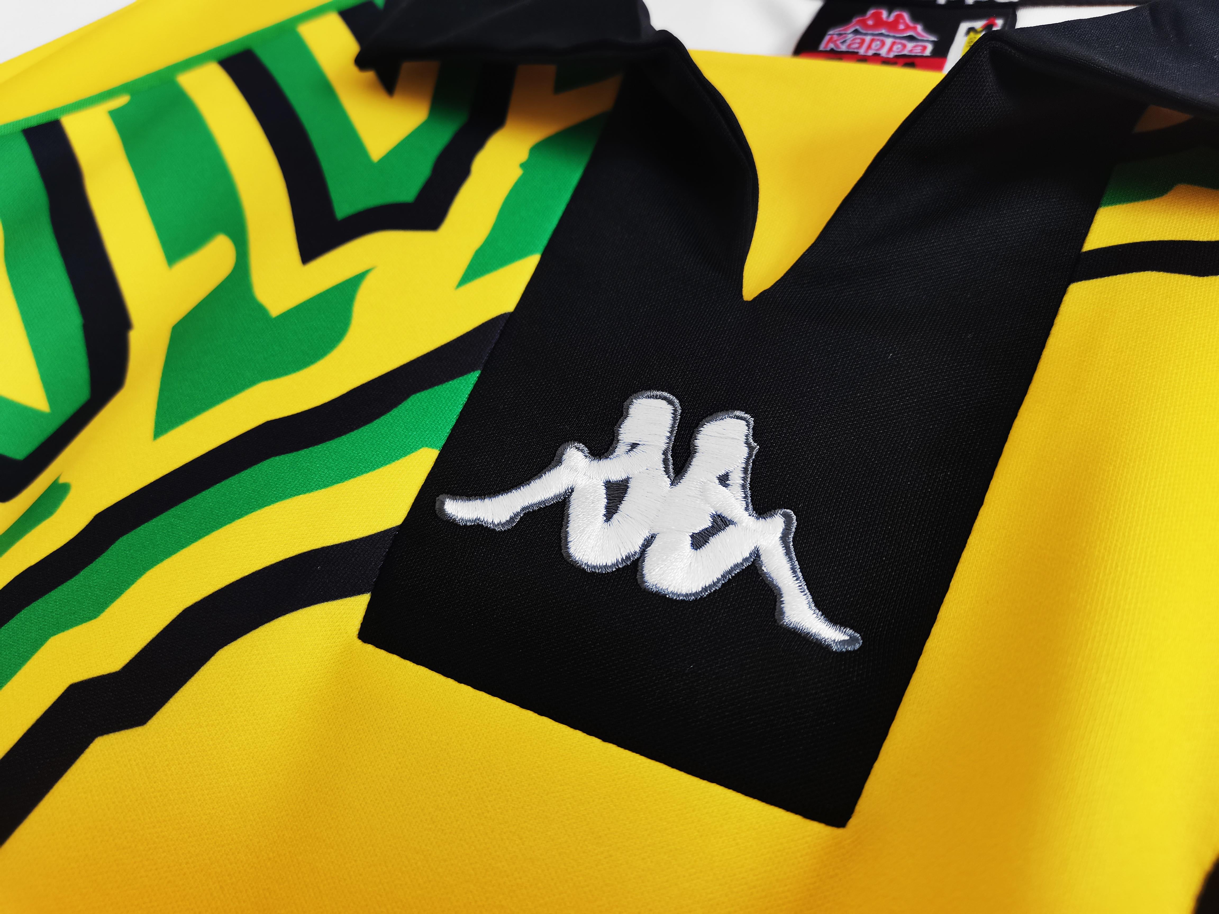 Jamaica 1998-1999 Away Kit