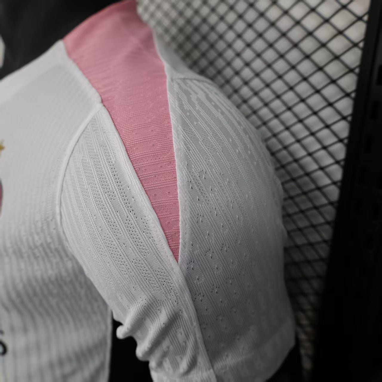 PSG-Spezialtrikot „Parisian White & Pink“.