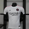 PSG-Spezialtrikot „Parisian White & Pink“.