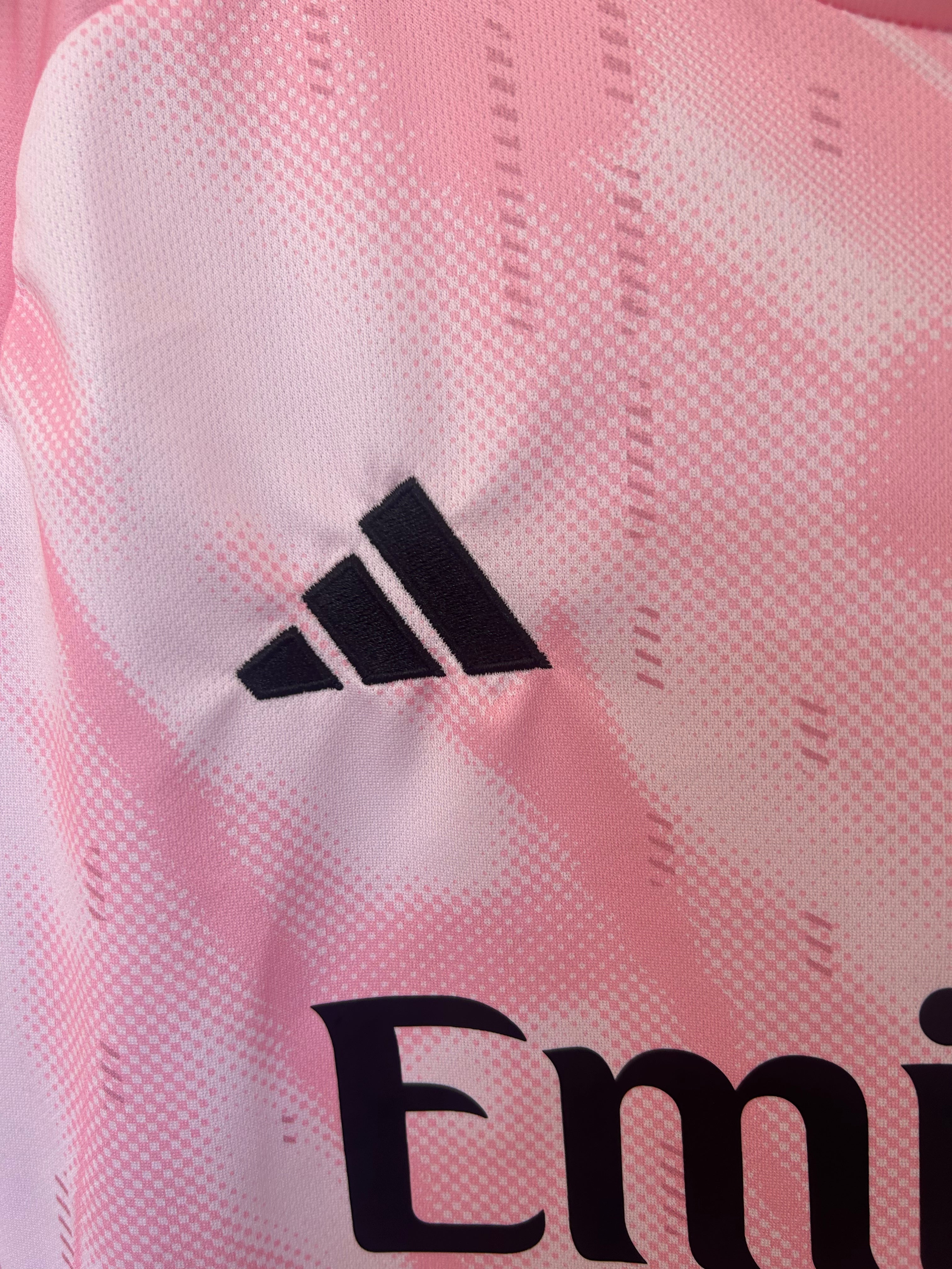 Real Madrid "Rose Elite" Special Kit