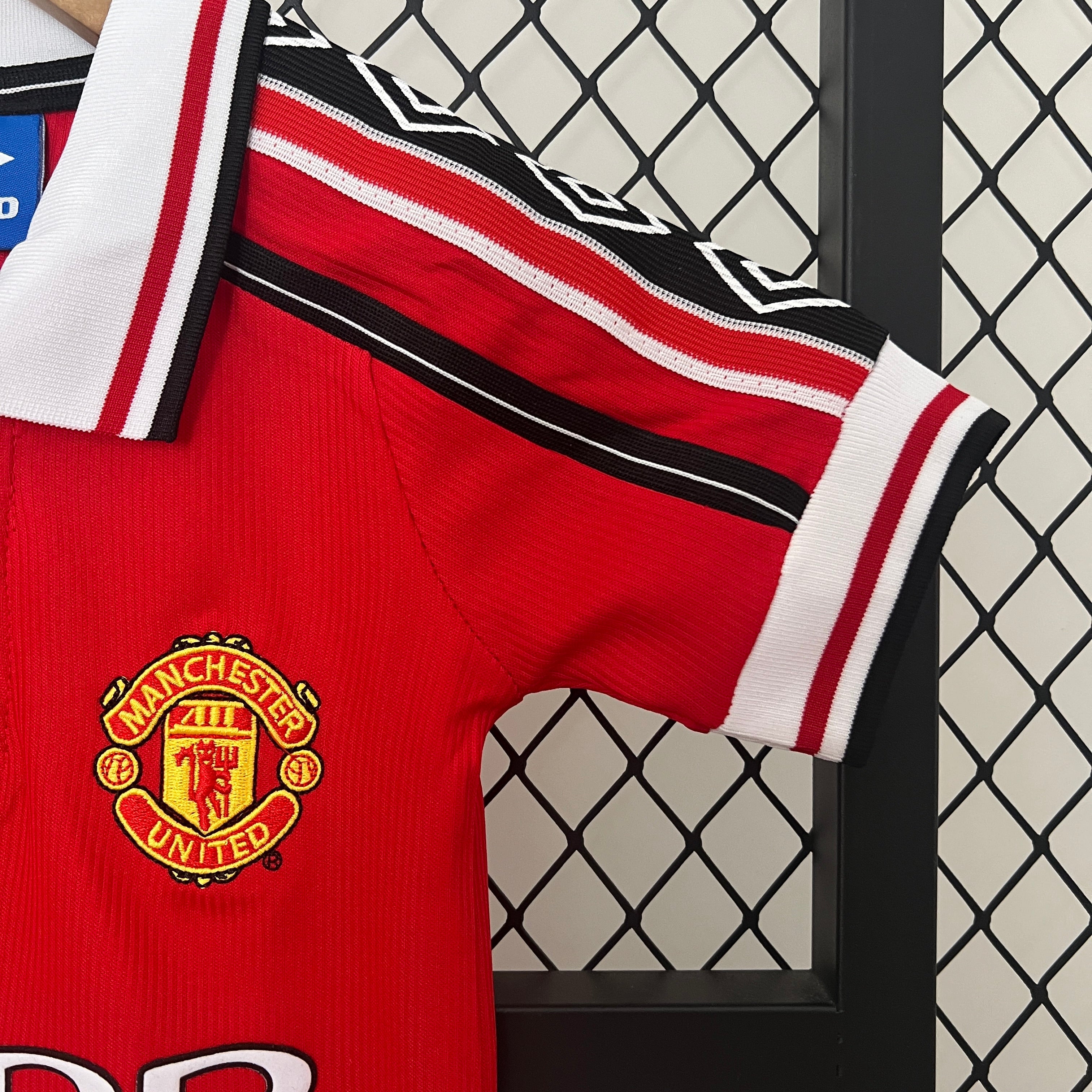 Manchester United 98/99 Home Jersey Kids