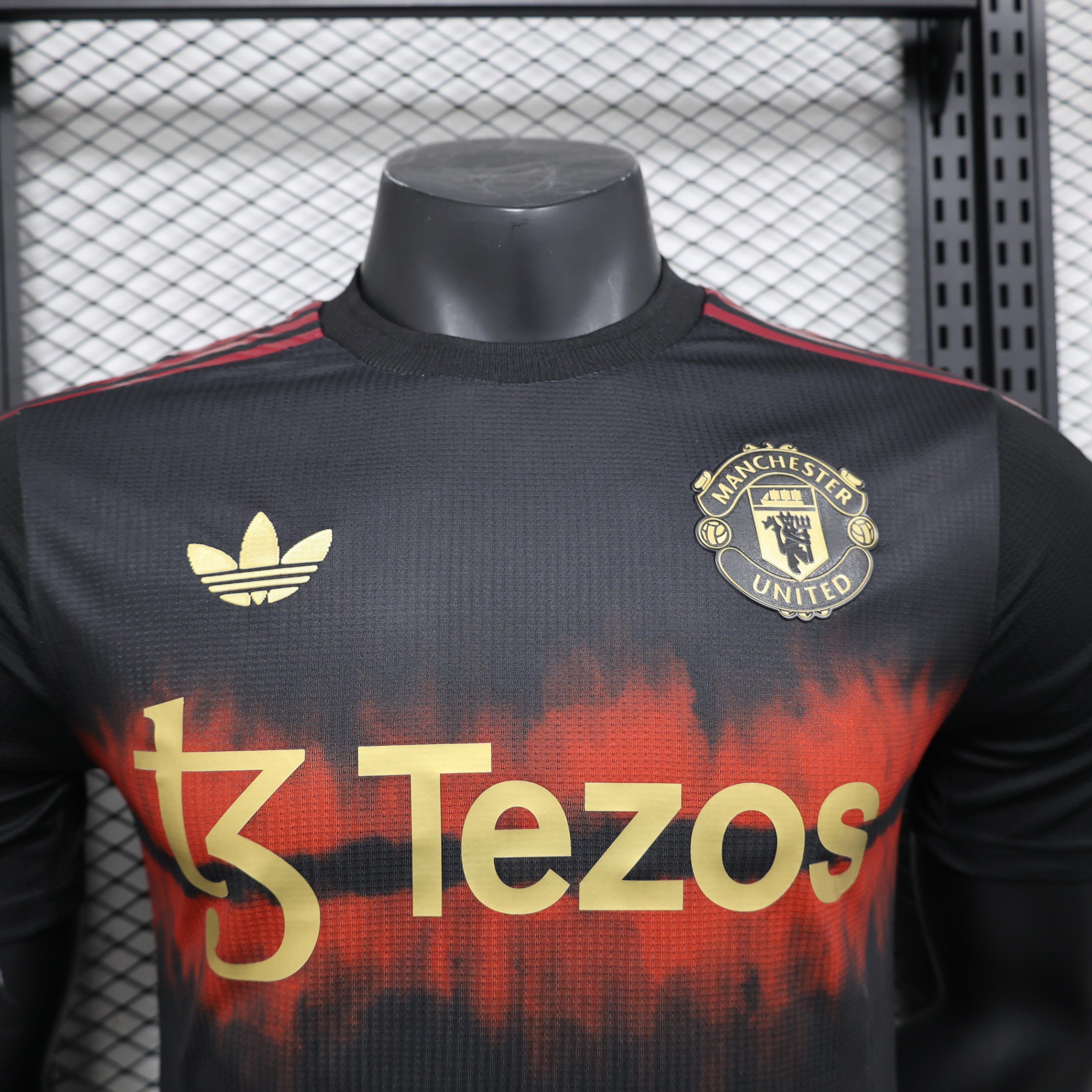 Manchester United "Inferno Night" Special Kit