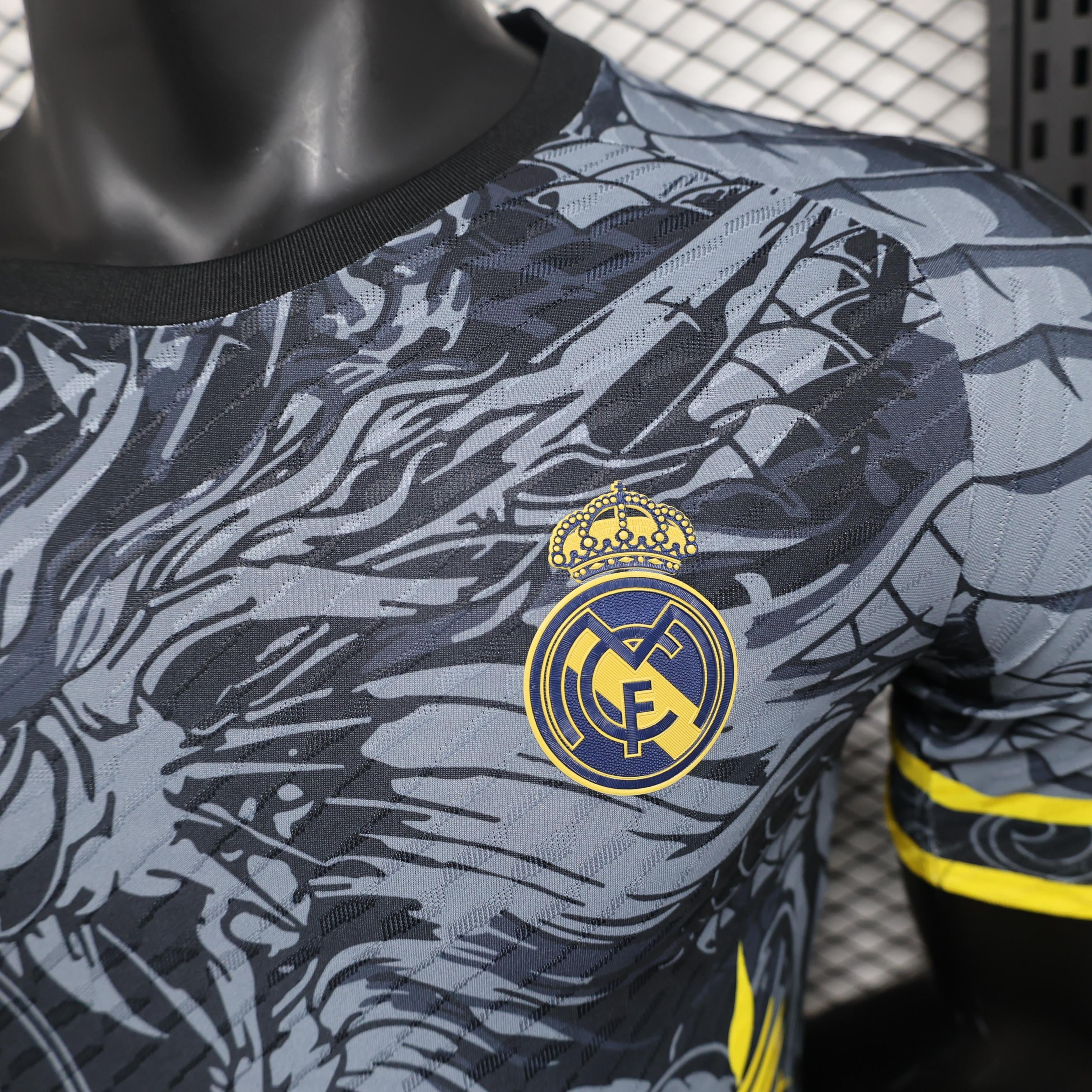 Real Madrid "Silver Fang" Special Kit