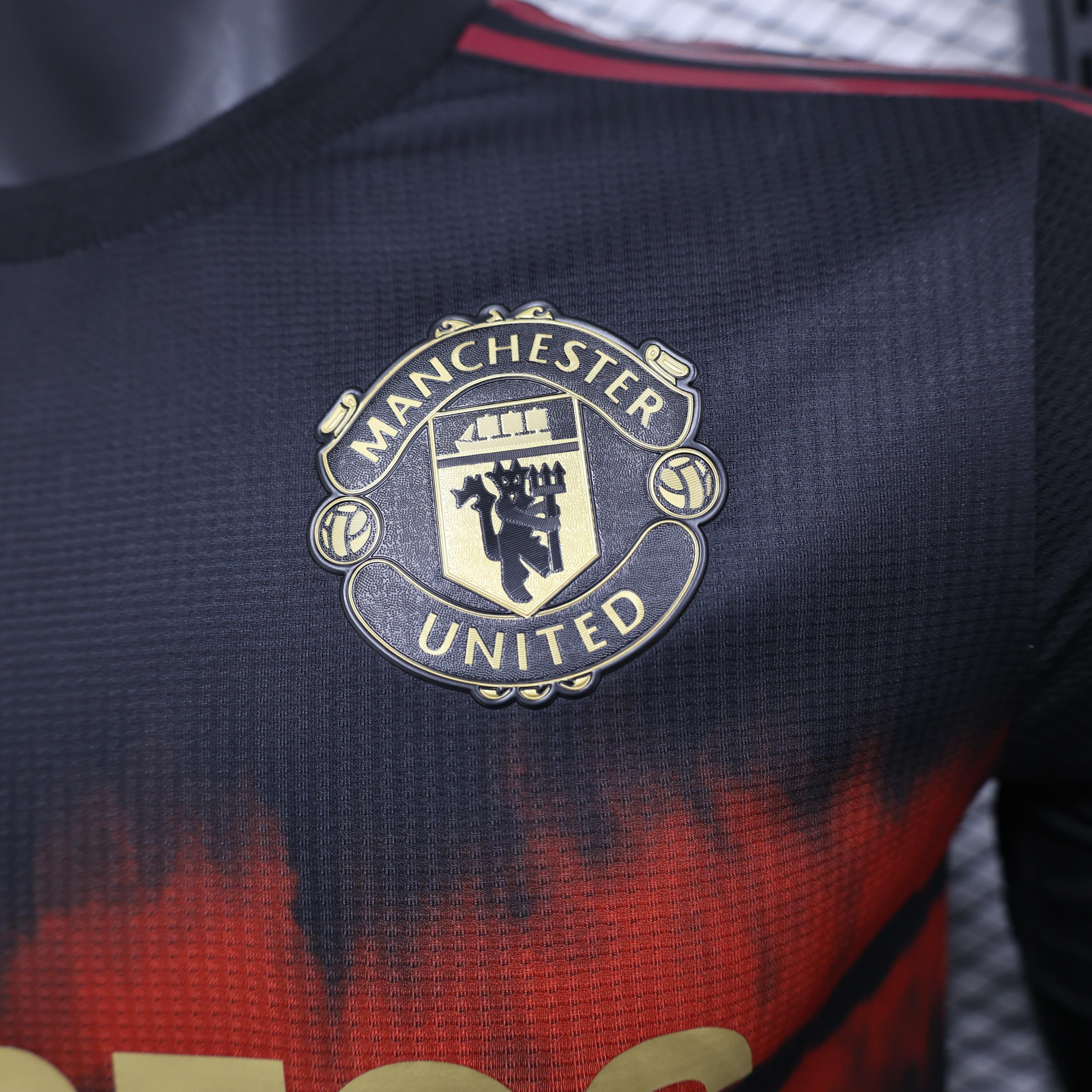 Manchester United "Inferno Night" Special Kit