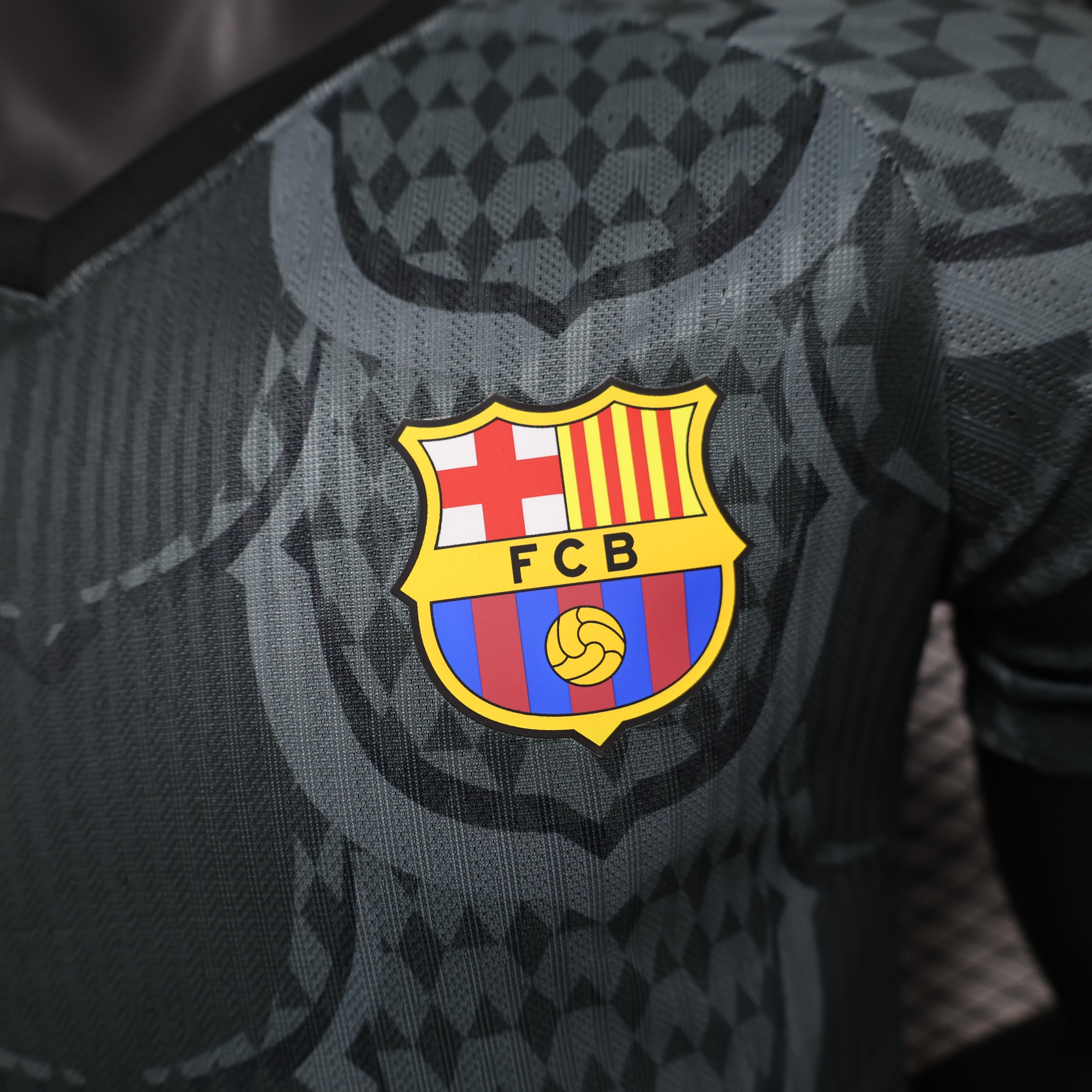 FC Barcelona "Silver Echo" Special Kit