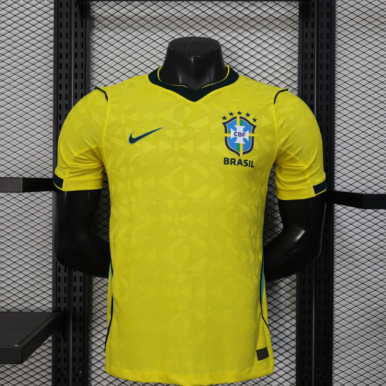 Maglia Speciale Coppa del Mondo Brasile “Golden Geometry”.