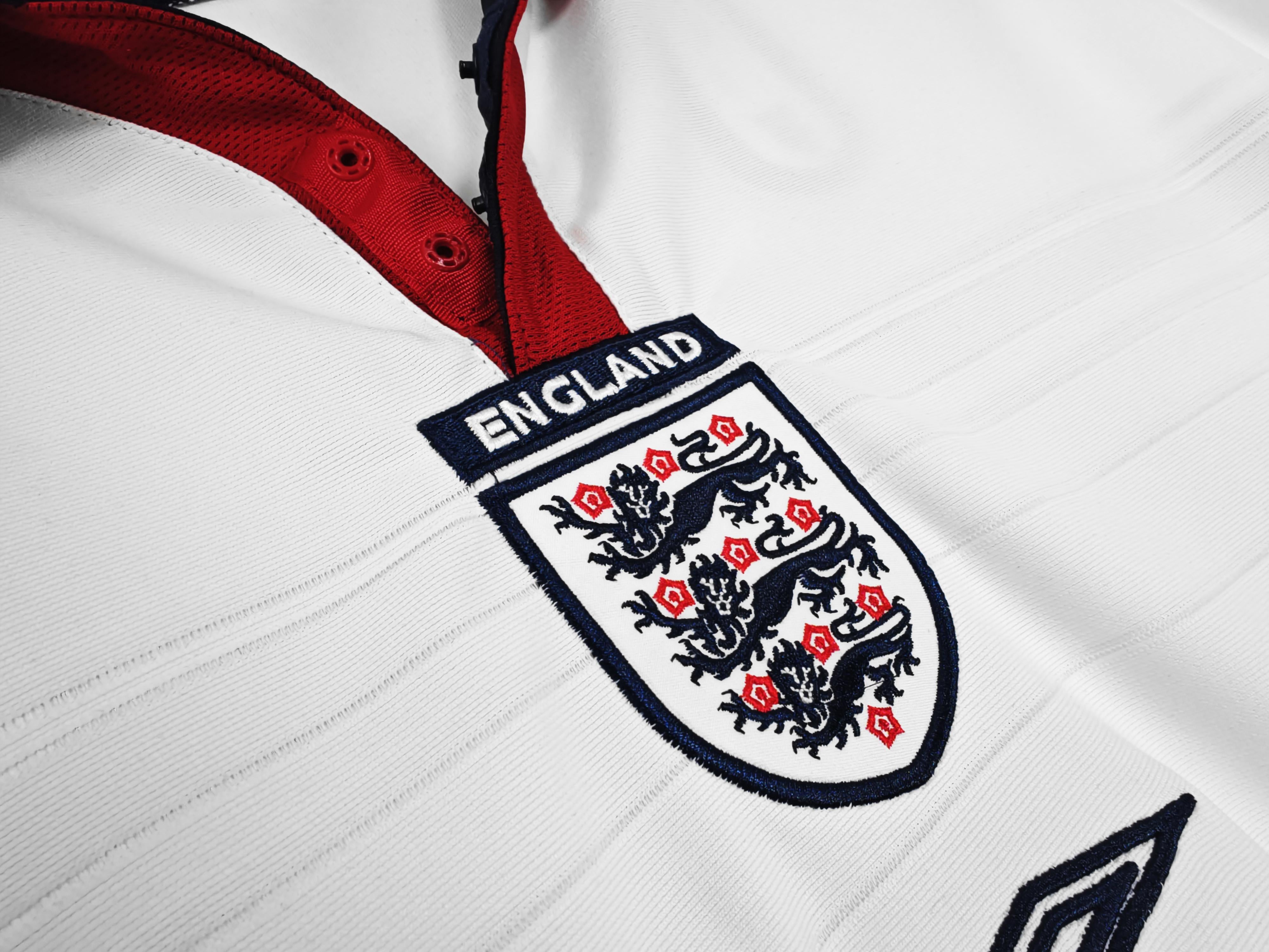 England 2004-2005 Home Kit